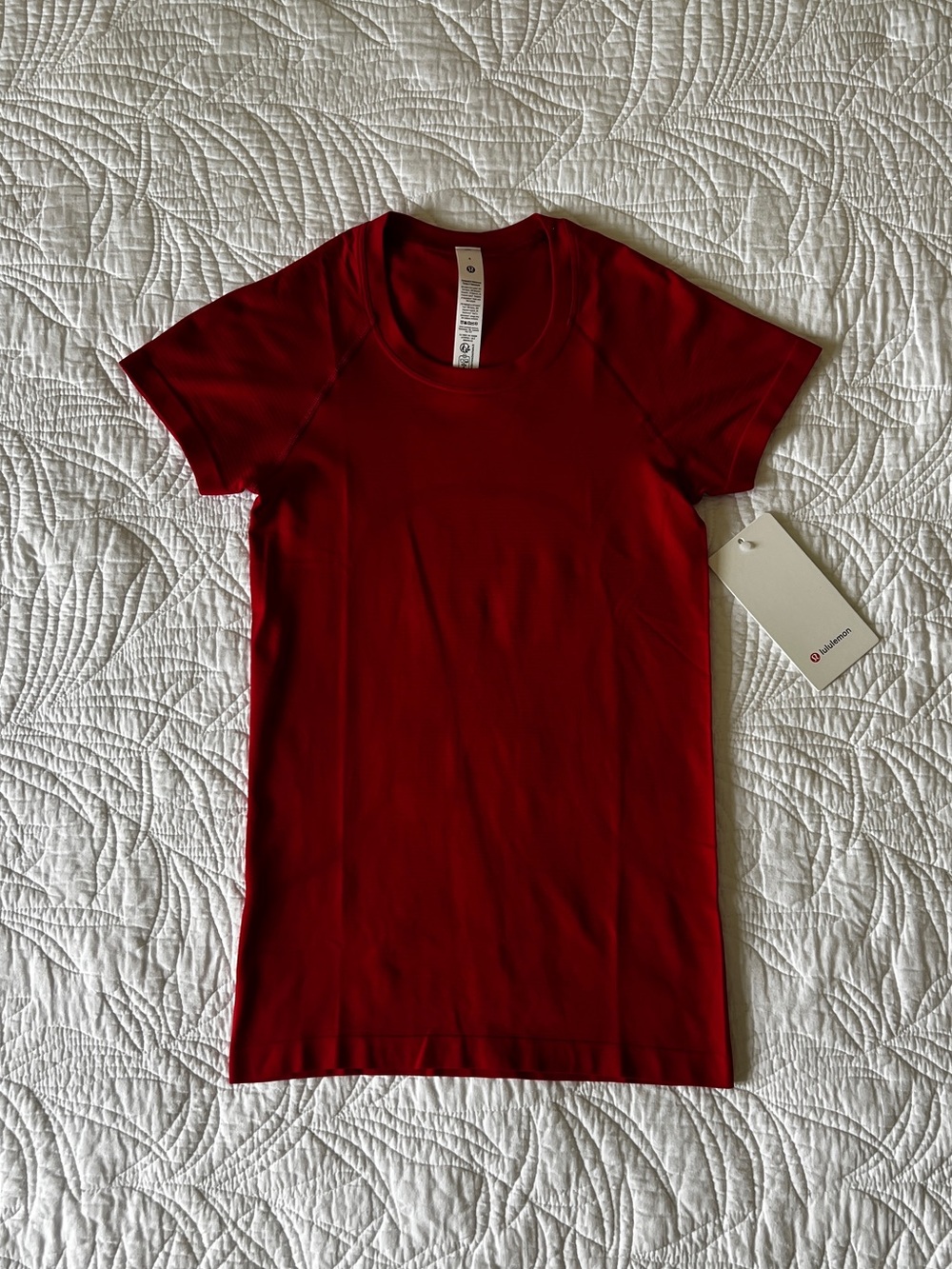 NWT - Lululemon - ‘Swiftly Tech Short-Sleeve Shirt 2.0’ - Dark Red - Size 4